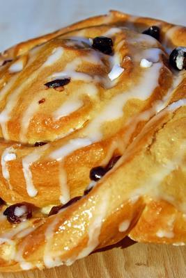 Download A Fresh Out of the Oven Raisin Cinnamon Roll, for the Love of Food: Blank 150 Page Lined Journal for Your Thoughts, Ideas, and Inspiration - NOT A BOOK file in PDF